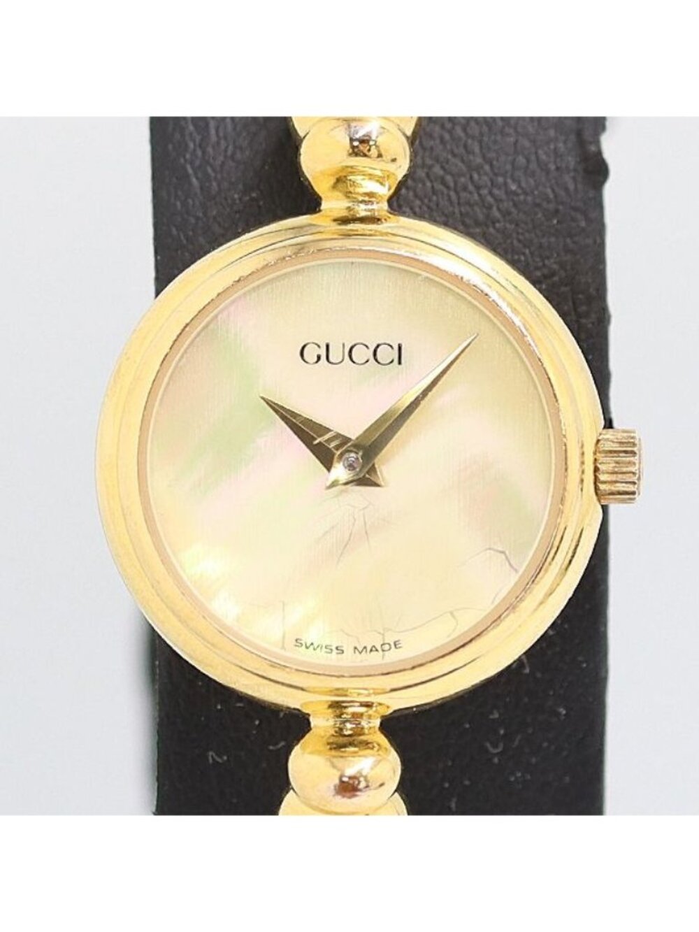 Gucci 2700.2 L Shell Dial Watch